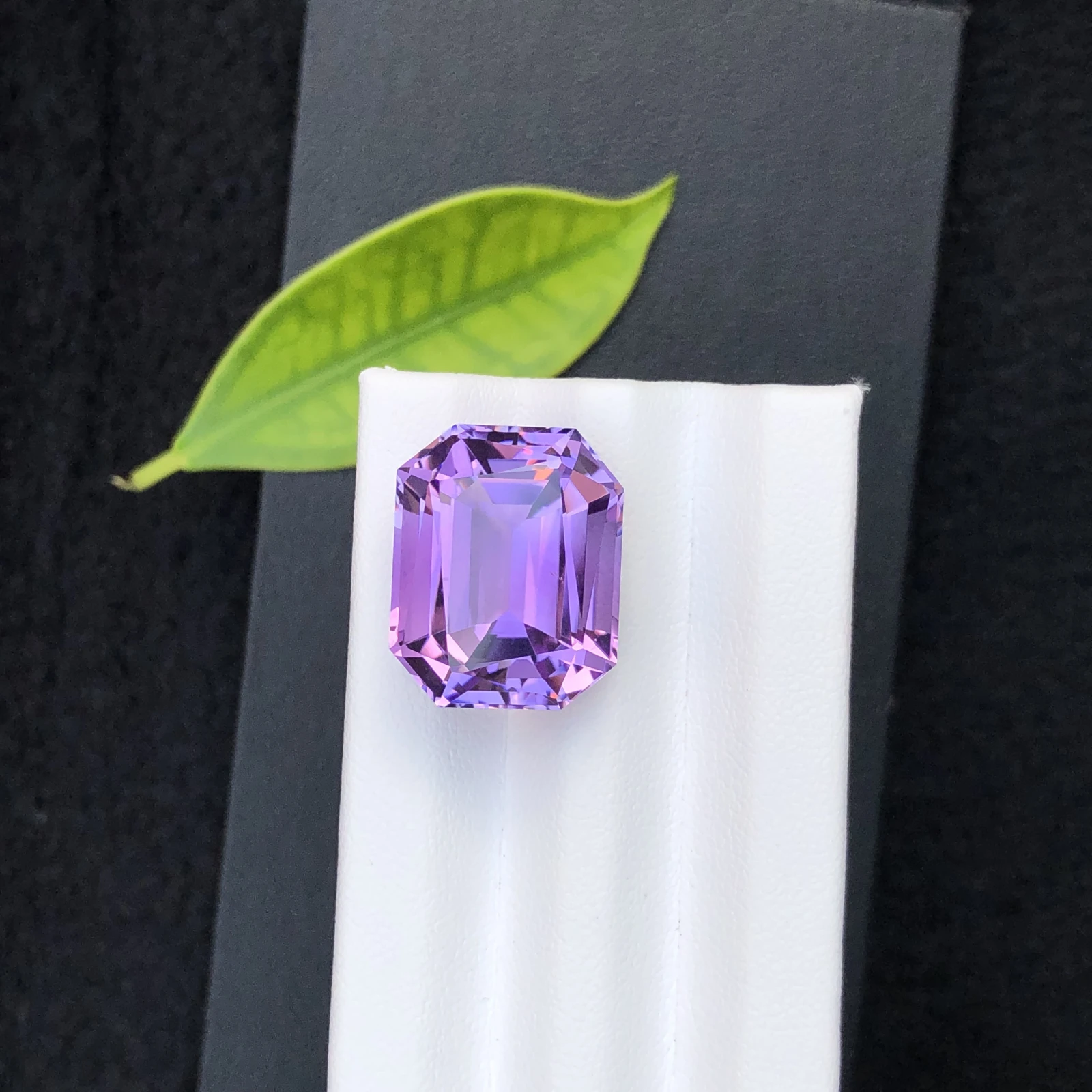 20.30 CT Natural Lavender Amethyst Fancy Cut Emerald Shape Loose Gemstone — view 2